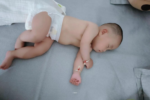 吴忠怀孕多久会显肚子